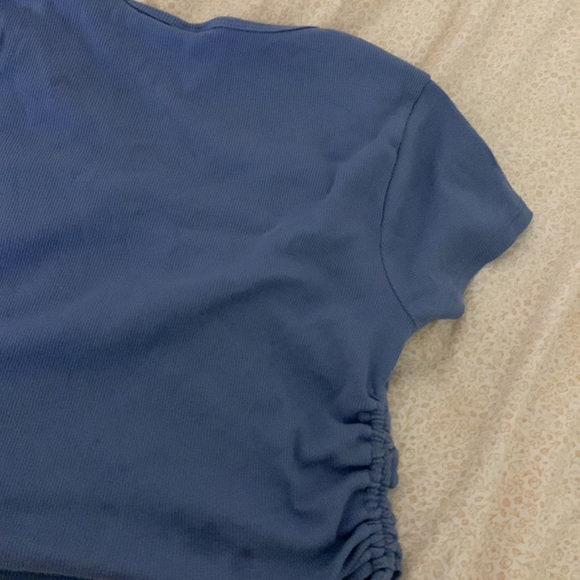 Sky and sparrow: blue cinched sides crop top - Picture 4 of 4